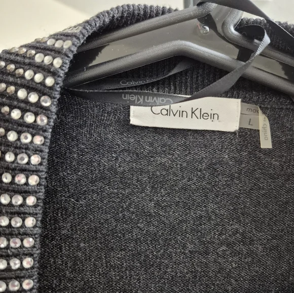 Cardigan - Picture 2 of 4